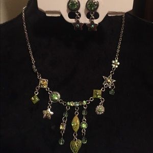 Post earrings with stunning green stones necklace